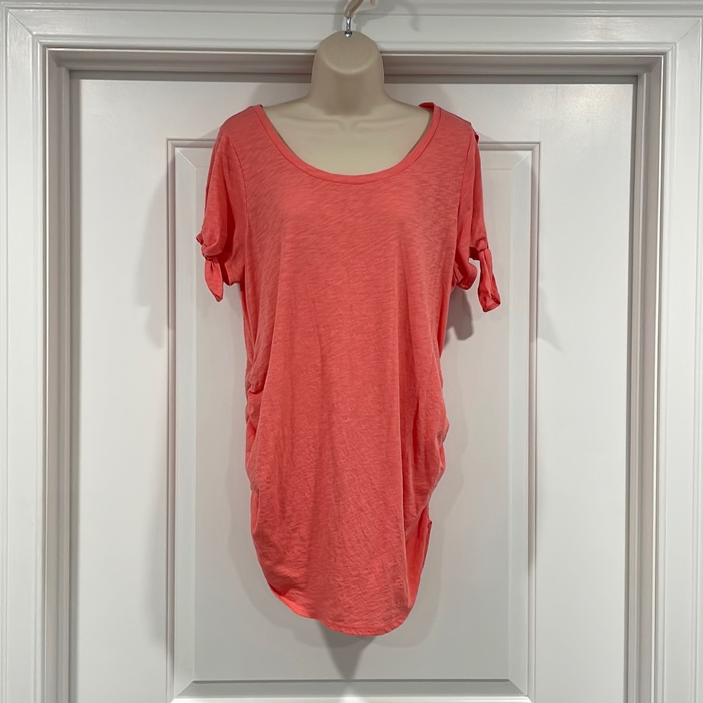 Coral Motherhood Maternity T-Shirt with open: knot Sleeve, Size Large